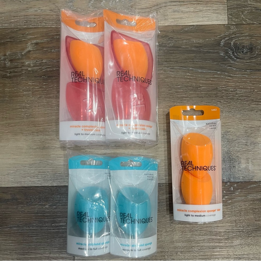 Real Techniques Miracle Complexion Makeup Sponge Lot/Set- Vibrant Orange/Blue